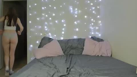 kelly_gerzikaaa online show from December 20, 3:24 am