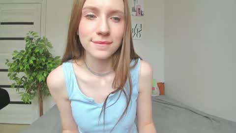 kelly_gerzikaaa online show from May 17, 4:21 am