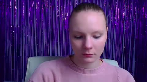 Snapshot of kelly_lly chatting on September 27, 5:23 am Kelly online show from September 27, 5:23 am