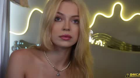 Kelly online show from September 27, 5:23 am