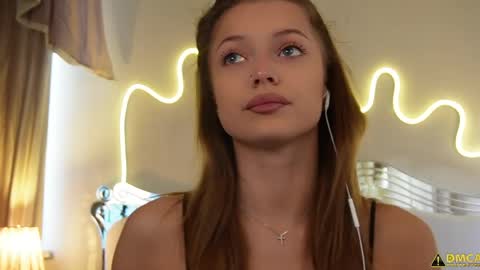 Kelly online show from April 1, 5:19 am