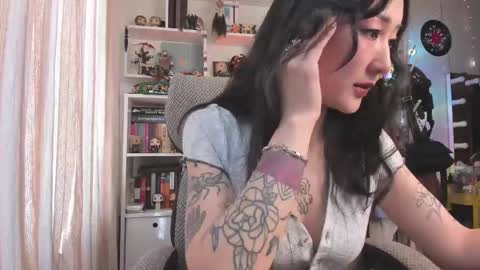 Snapshot of kellyasian chatting on March 27, 7:03 am Leia online show from March 27, 7:03 am