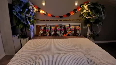 Kelly online show from October 28, 6:50 am