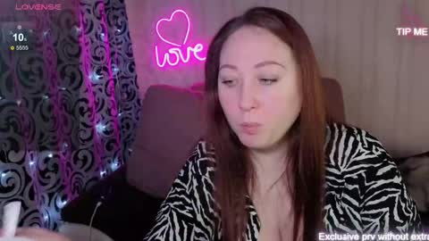 Snapshot of kellycrystall chatting on January 18, 8:51 am kellycrystall online show from January 18, 8:51 am