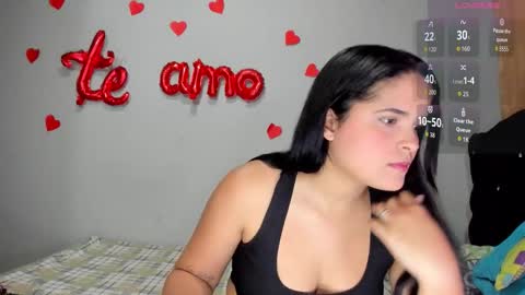 Snapshot of kellymillian_ chatting on December 14, 3:23 am kellyMillian online show from December 14, 3:23 am