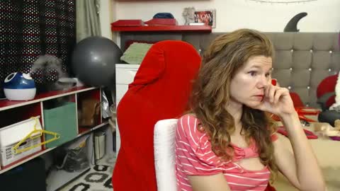 kelly online show from January 10, 8:37 pm