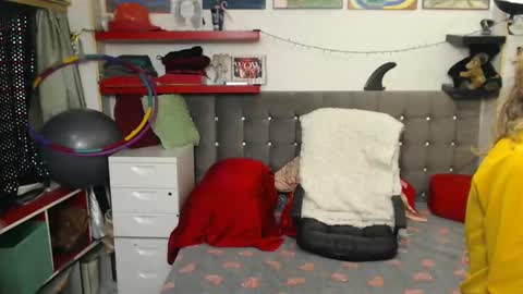 kelly online show from January 29, 4:47 am