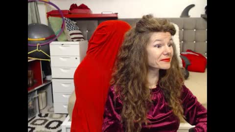 kelly online show from March 1, 9:15 pm