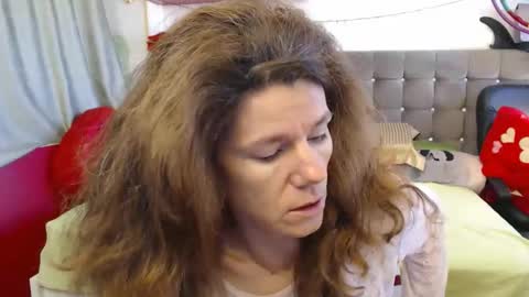 kelly online show from November 24, 9:42 am