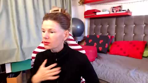 kelly online show from May 3, 1:39 pm