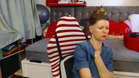kelly online show from May 15, 3:57 am