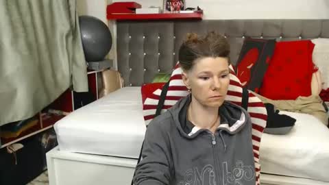 kelly online show from May 15, 10:50 pm