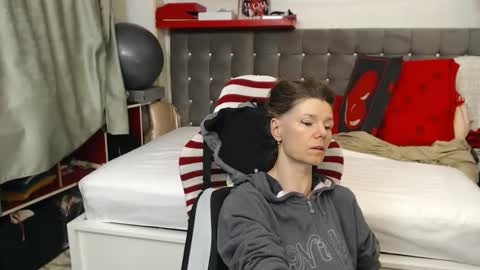 kelly online show from May 15, 11:56 pm