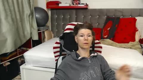 kelly online show from May 16, 12:29 am