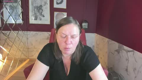 Kelly online show from November 9, 5:39 am