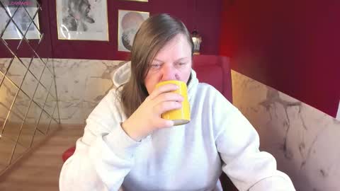 Kelly online show from February 2, 7:40 am