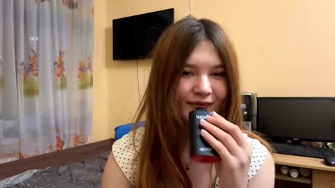 Snapshot of kelseycuesta chatting on February 9, 5:50 pm Mia online show from February 9, 5:50 pm