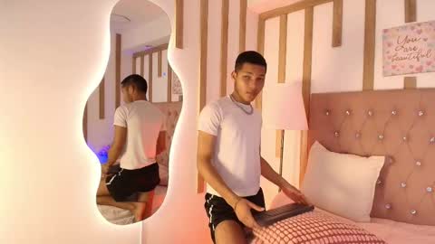 Snapshot of kelvin_josue chatting on March 27, 12:38 pm Kelvin online show from March 27, 12:38 pm