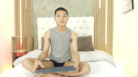 Snapshot of kelvin_josue chatting on March 31, 8:42 pm Kelvin online show from March 31, 8:42 pm