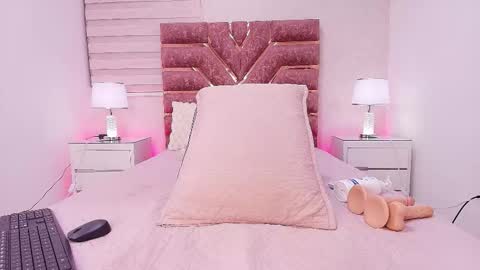 kemdall lopez online show from February 8, 3:10 am