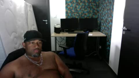 Snapshot of ken3897 chatting on June 4, 8:31 am ken3897 online show from June 4, 8:31 am