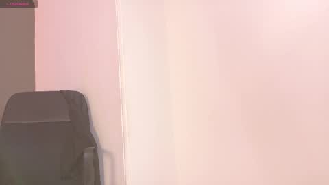   online show from November 3, 11:22 am