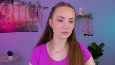 Snapshot of kendal_blow chatting on February 2, 8:35 am Sweet Kendal online show from February 2, 8:35 am