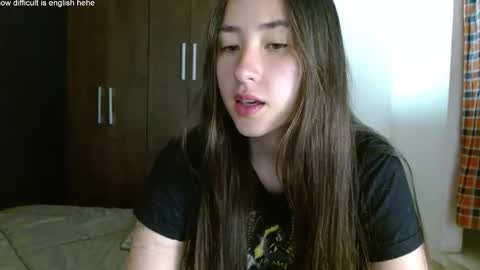 Snapshot of kendal_di chatting on March 10, 12:29 am kendal_di online show from March 10, 12:29 am