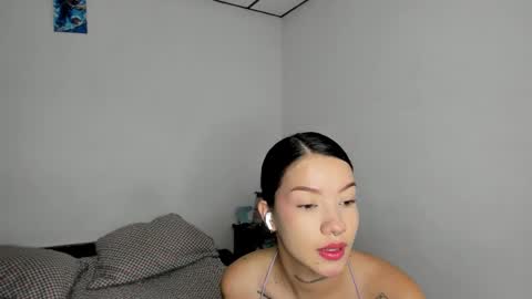 Snapshot of kendalgrey01 chatting on September 12, 3:23 pm Kendal online show from September 12, 3:23 pm