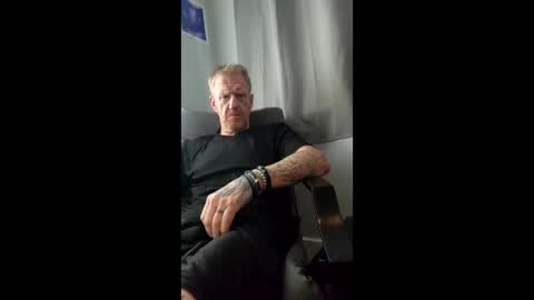 kendall21978 online show from April 25, 6:05 pm