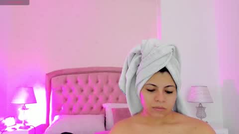 Kendall online show from November 11, 6:35 am