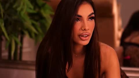 Kendal online show from October 19, 4:46 am