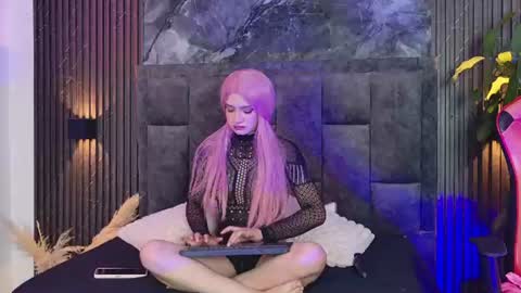 kendall_ll online show from June 4, 7:42 pm