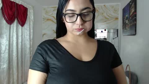 Snapshot of kendall_morry chatting on April 18, 6:28 am kendall online show from April 18, 6:28 am