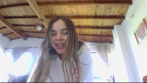 kendall online show from January 29, 1:38 pm