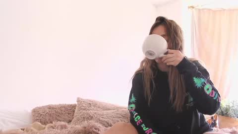 kendall online show from March 10, 5:07 pm