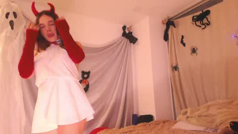 kendall online show from October 17, 11:18 pm