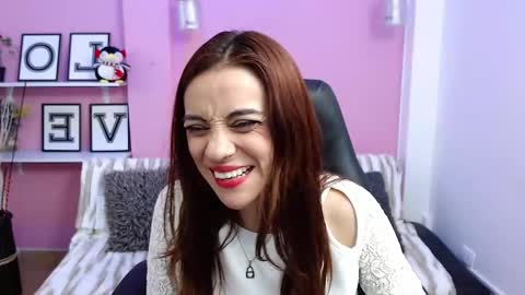 Kendall  online show from November 18, 8:57 pm