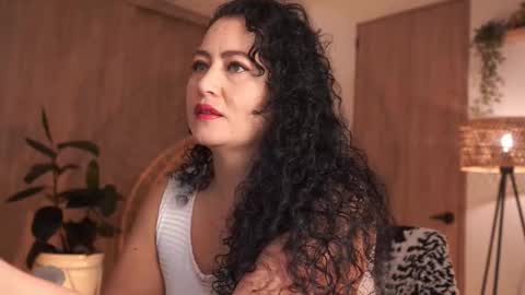 Snapshot of kendally_ chatting on November 29, 12:19 pm kendally_ online show from November 29, 12:19 pm