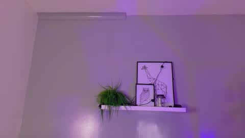 Snapshot of kendalmilleer chatting on September 22, 10:17 am   online show from September 22, 10:17 am