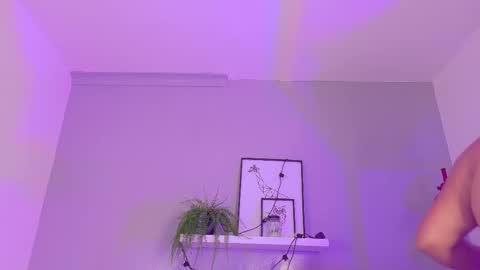 Snapshot of kendalmilleer chatting on October 7, 10:12 am   online show from October 7, 10:12 am