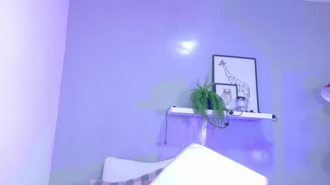 Snapshot of kendalmilleer chatting on October 17, 10:07 am   online show from October 17, 10:07 am