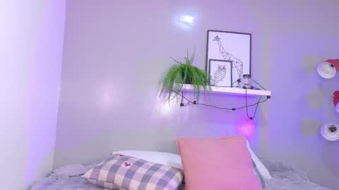 Snapshot of kendalmilleer chatting on October 24, 10:11 am   online show from October 24, 10:11 am