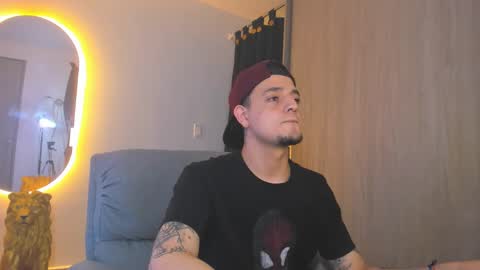 kendel_dimitri online show from January 21, 6:33 am