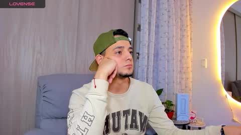 Snapshot of kendel_dimitri chatting on September 19, 2:57 am kendel_dimitri online show from September 19, 2:57 am