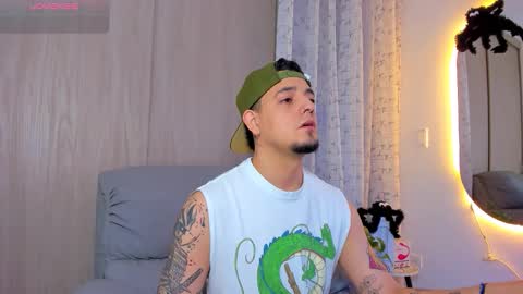 Snapshot of kendel_dimitri chatting on October 17, 3:10 am kendel_dimitri online show from October 17, 3:10 am