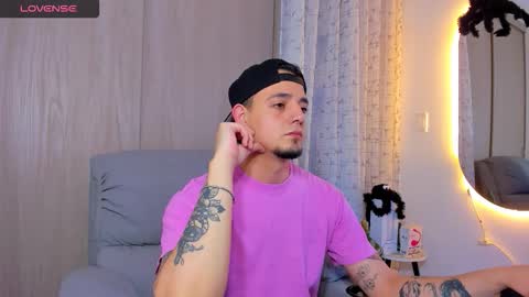 Snapshot of kendel_dimitri chatting on October 24, 4:31 am kendel_dimitri online show from October 24, 4:31 am