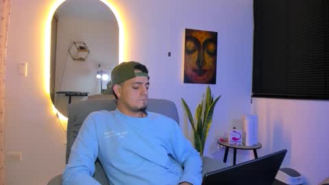 kendel_dimitri online show from March 11, 3:23 am