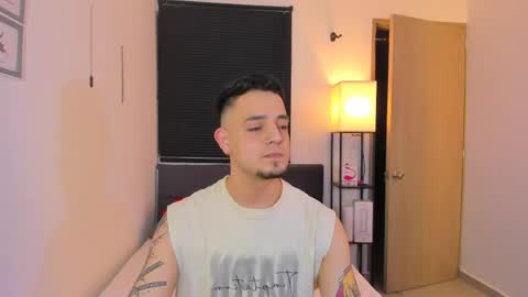 kendel_dimitri online show from April 24, 9:23 am