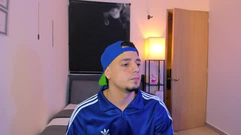 kendel_dimitri online show from April 26, 6:22 am